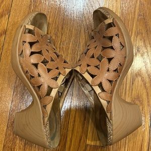 Dansko Clarissa Leather Floral Cutout clogs/sandals